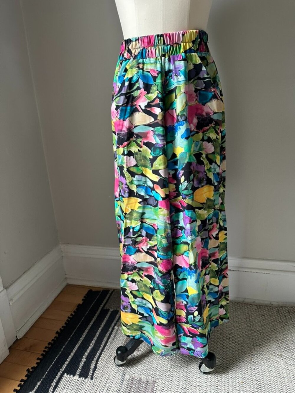 NWOT Sophia Reyes Wide Leg Pull-On Pants XS Colorful Abstract Print Designer